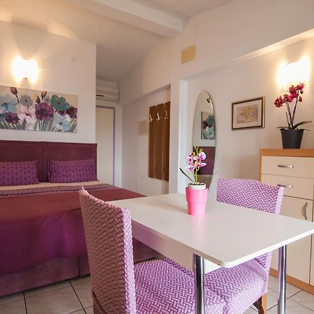 Apartments Paula Бол Екстериор снимка