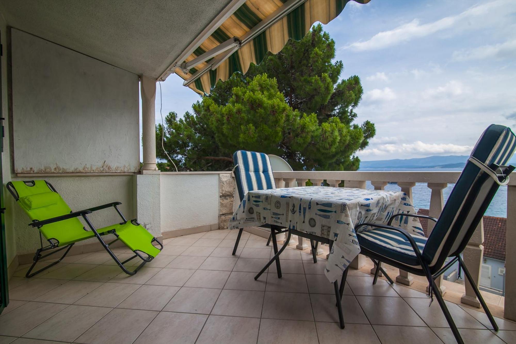 Apartments Paula Бол Екстериор снимка