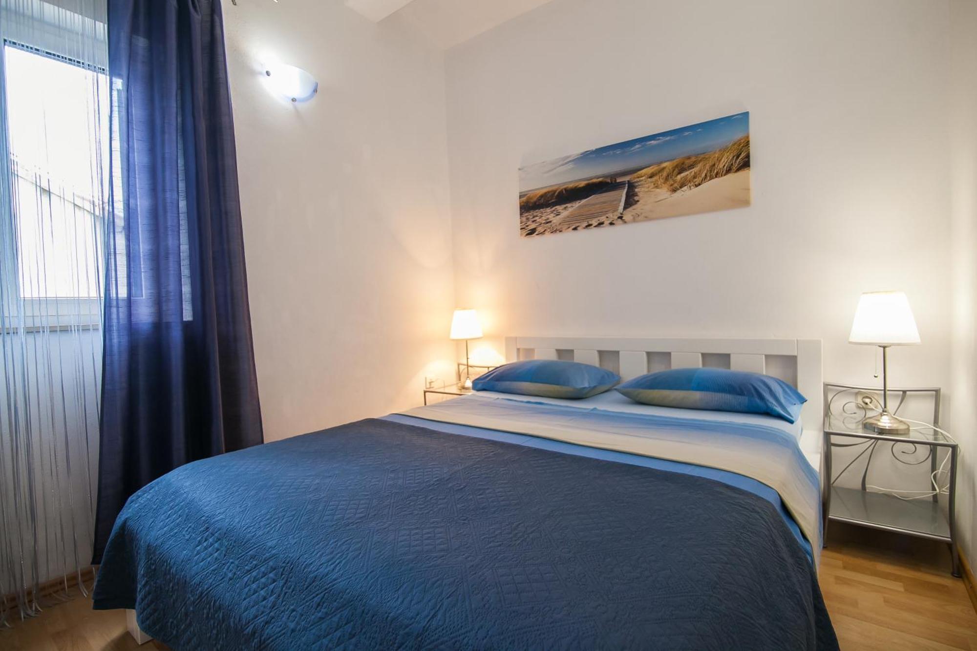 Apartments Paula Бол Екстериор снимка