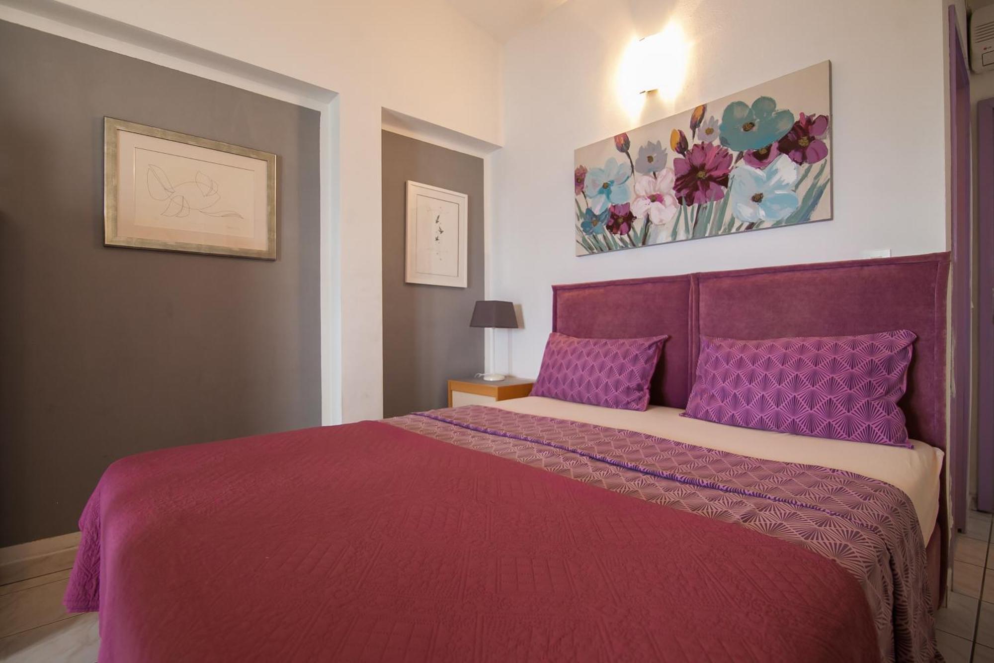 Apartments Paula Бол Екстериор снимка