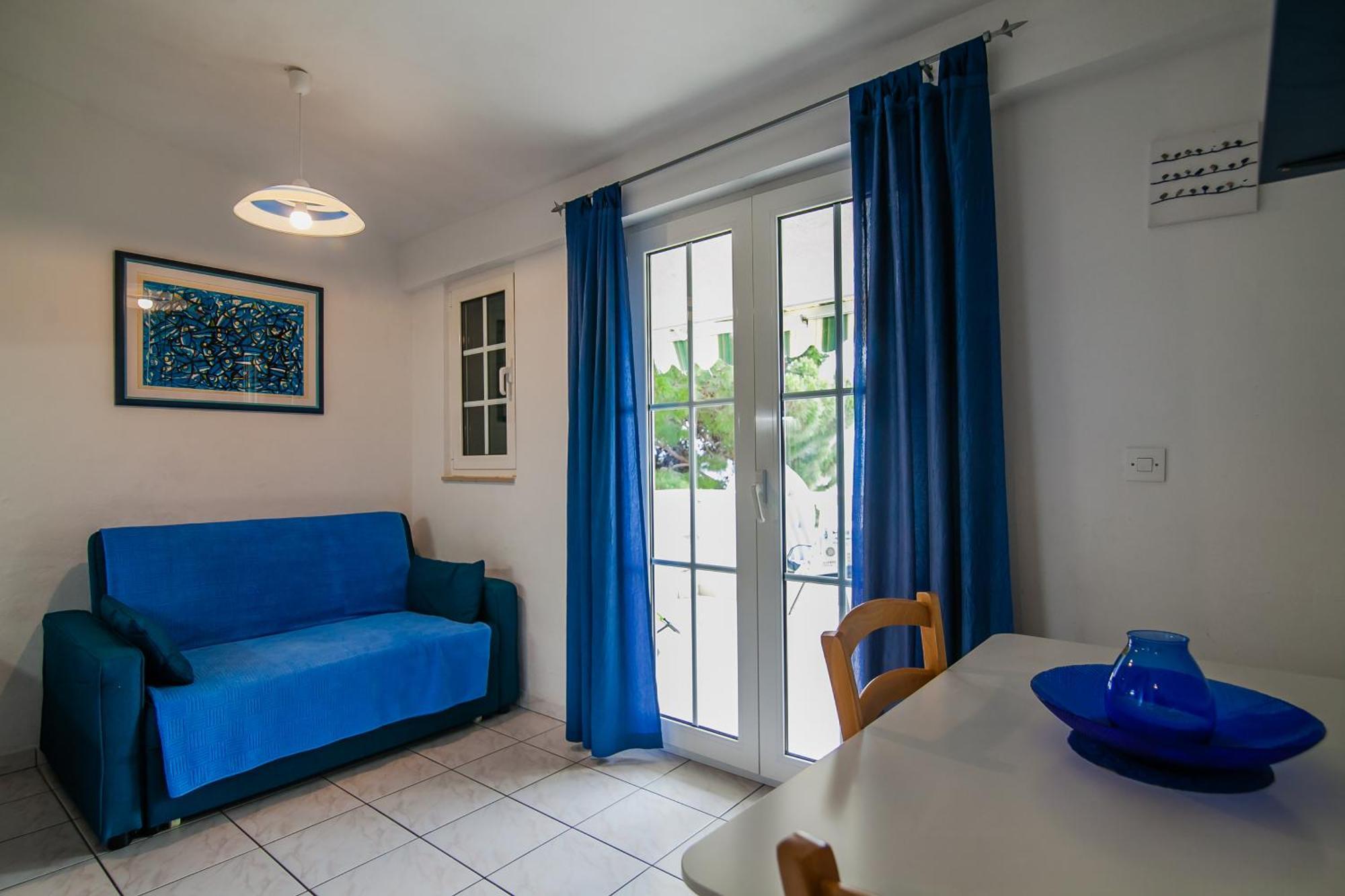 Apartments Paula Бол Екстериор снимка