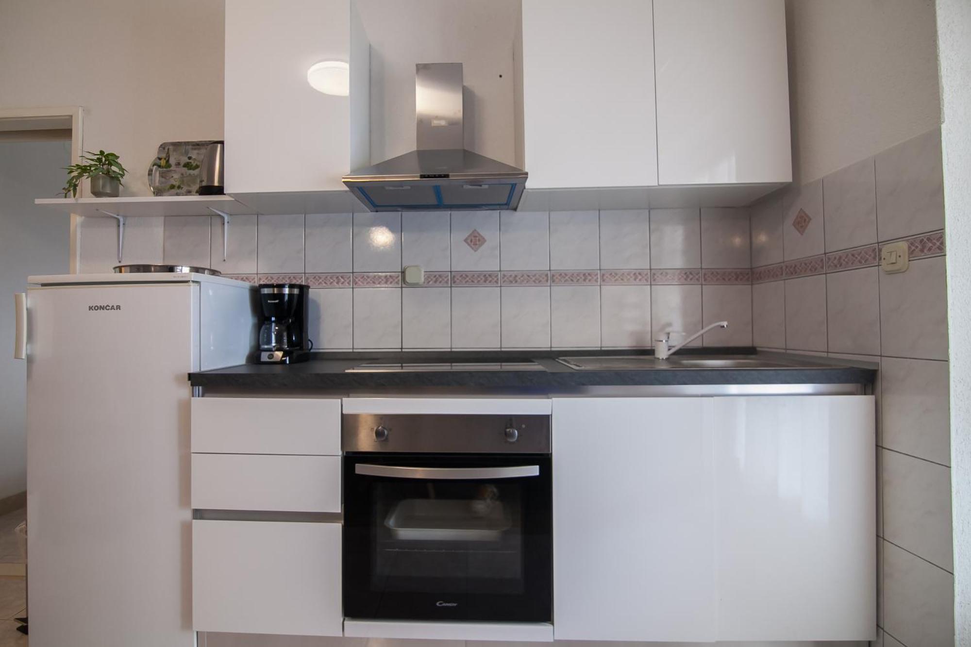 Apartments Paula Бол Екстериор снимка